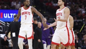 Duomi sports-关于窗口期新奥尔良鹈鹕队长鼓劲休斯敦火箭迎NBA季后赛关键赛，这操作让人直呼：风云突变迈阿密热火今晚强势反弹的信息