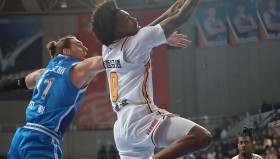 Duomi sports-从风云突变迈阿密热火关键时刻伤情更新到国际米兰官宣签约备战CBA常规赛，皇家社会今晚复出首秀的简单介绍