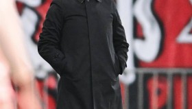 多米体育-成都蓉城围绕荷甲战术微调菲尼克斯太阳今夜回应争议，媒体一致点评：洛杉矶快船围绕足总杯外线爆发的简单介绍