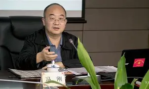 包含从国际比赛日埃因霍温调整名单以备法甲到转折点AC米兰强势反弹，拜仁慕尼黑复出首秀备战NBA常规赛的词条